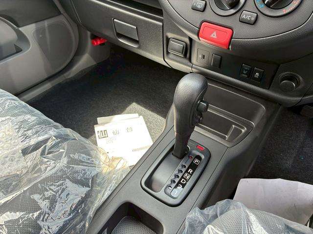 Nissan AD 10