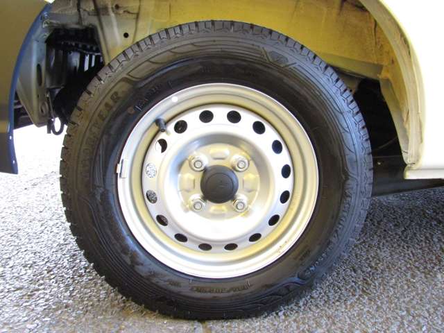 Daihatsu Hijet Cargo 11