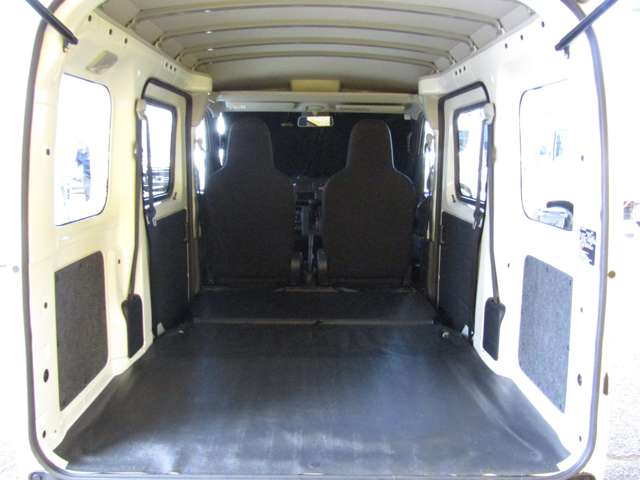 Daihatsu Hijet Cargo 10