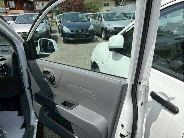 Nissan AD 5