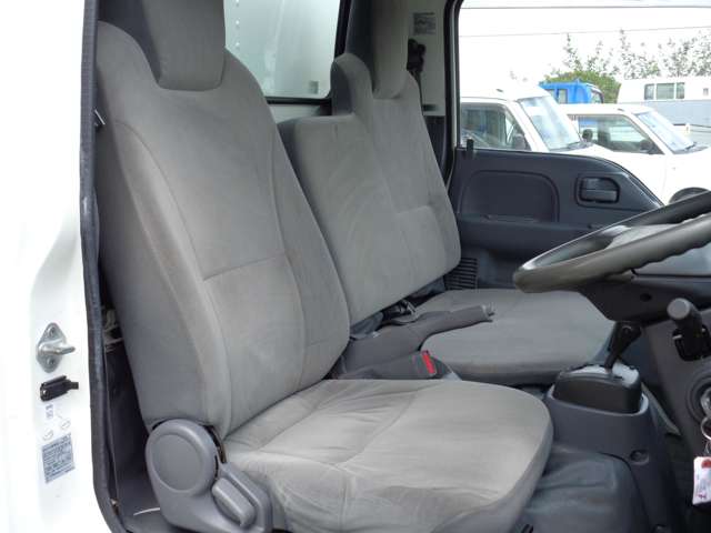 Isuzu Elf 11