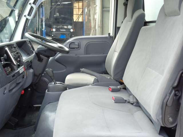 Isuzu Elf 12