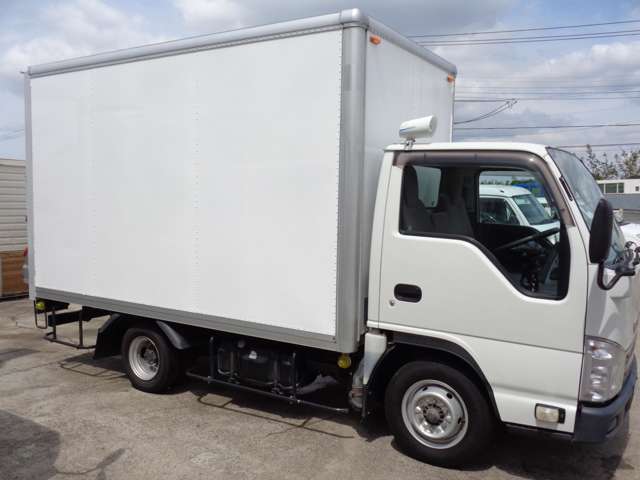 Isuzu Elf 4