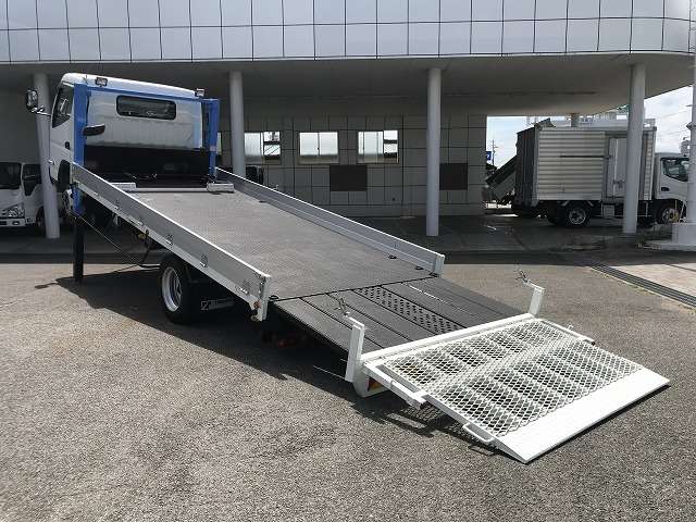 Mitsubishi Fuso Canter 4