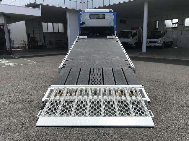 Mitsubishi Fuso Canter 5
