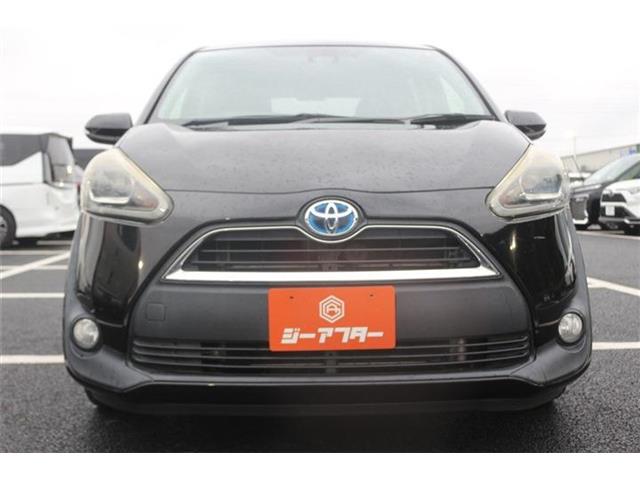 Toyota Sienta 9