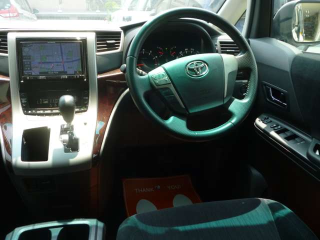 Toyota Vellfire 3