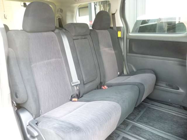 Toyota Vellfire 5