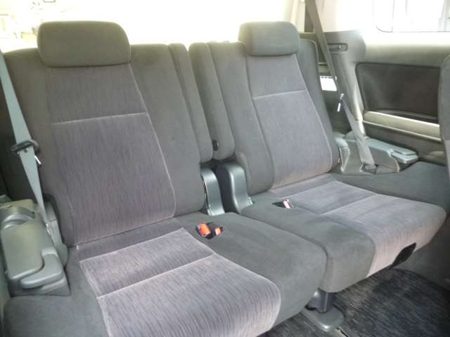 Toyota Vellfire 6
