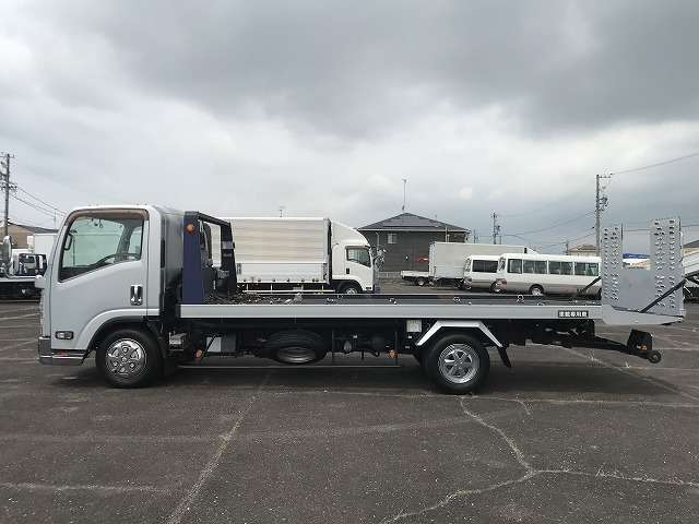 Isuzu Elf 11