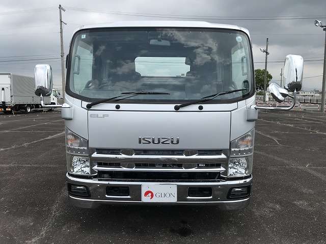 Isuzu Elf 2