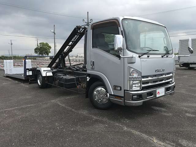 Isuzu Elf 3