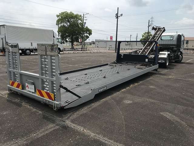 Isuzu Elf 8