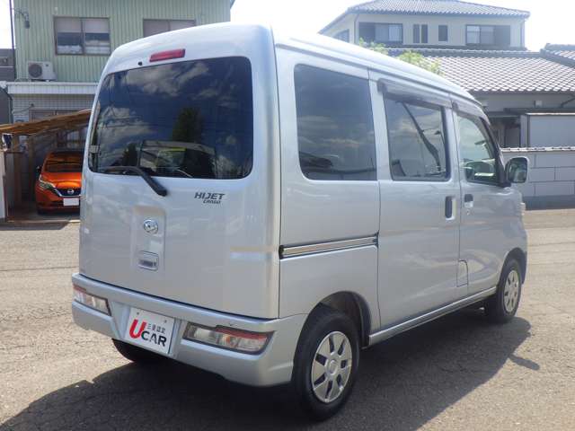 Daihatsu Hijet Cargo 2