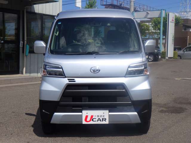 Daihatsu Hijet Cargo 4