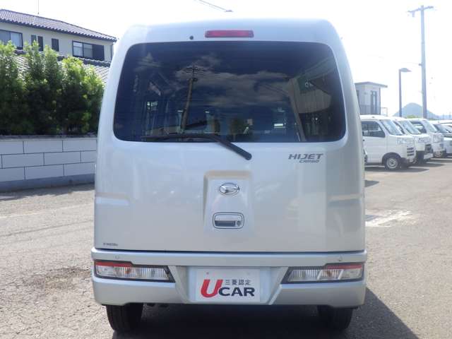 Daihatsu Hijet Cargo 5