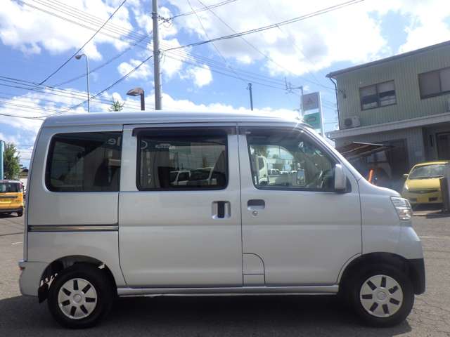 Daihatsu Hijet Cargo 6