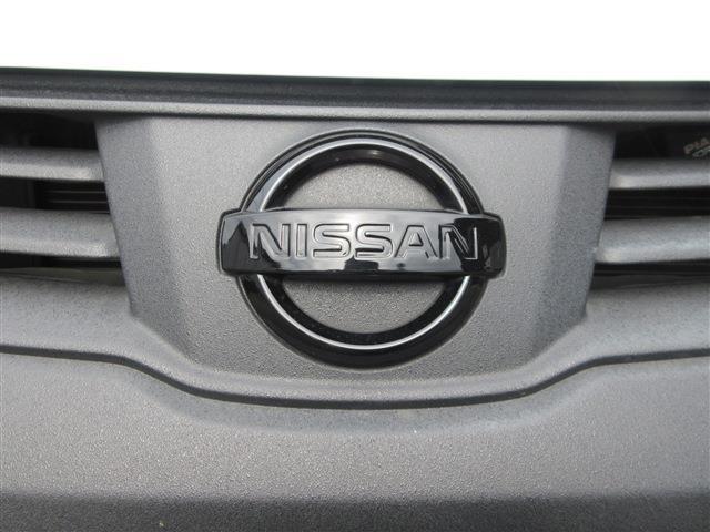 Nissan AD 11