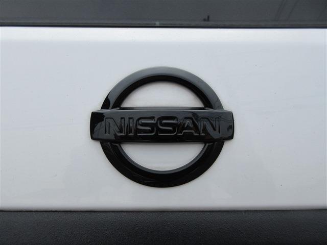 Nissan AD 12