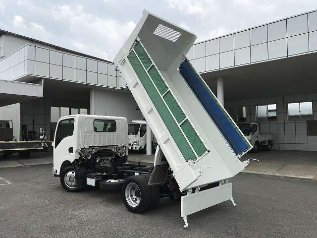 Isuzu Elf 4