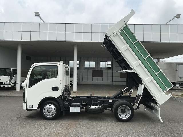 Isuzu Elf 7