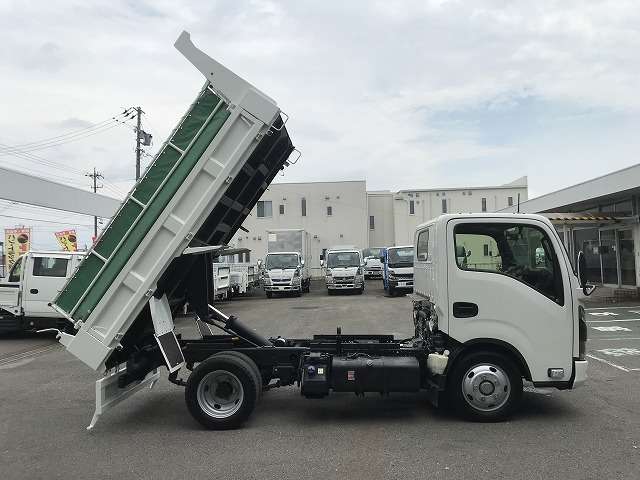 Isuzu Elf 8