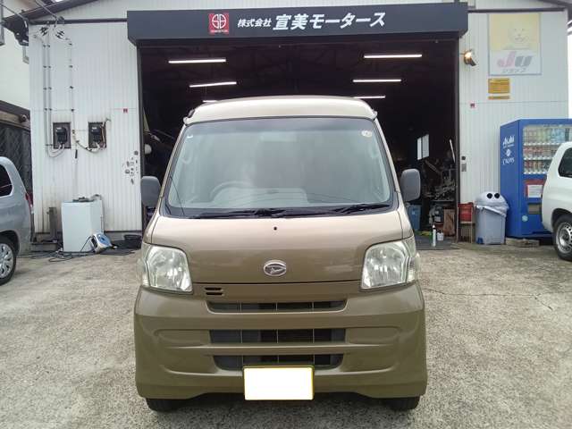 Daihatsu Hijet Cargo 2