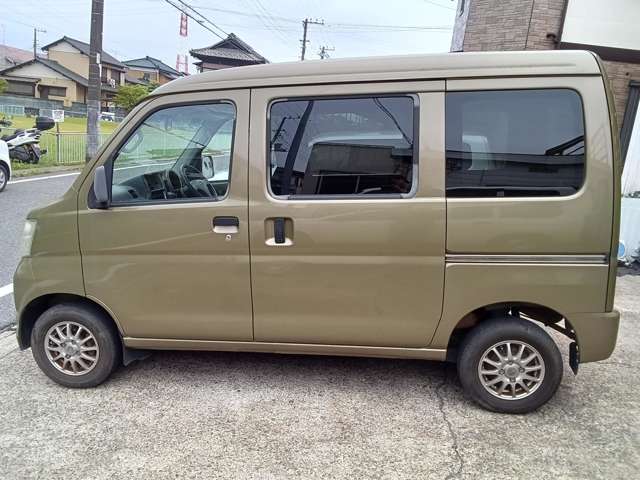 Daihatsu Hijet Cargo 5