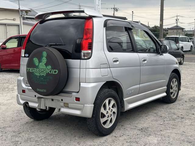 Daihatsu Terios Kid 8