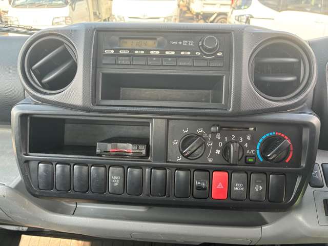 Hino Dutro 10