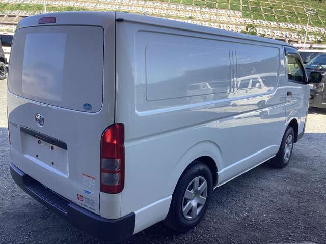 Toyota Regius Ace 5