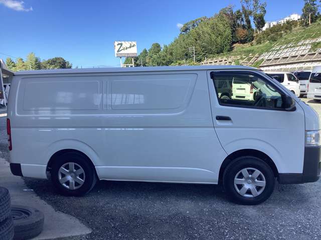 Toyota Regius Ace 6
