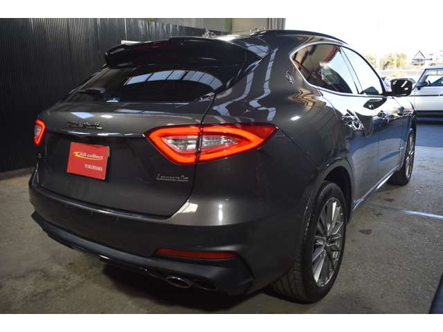 Maserati Levante 5