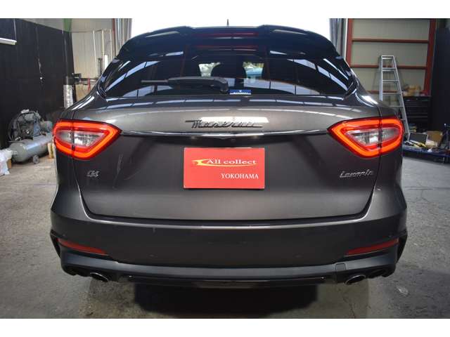 Maserati Levante 8