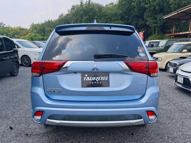Mitsubishi Outlander PHEV 10