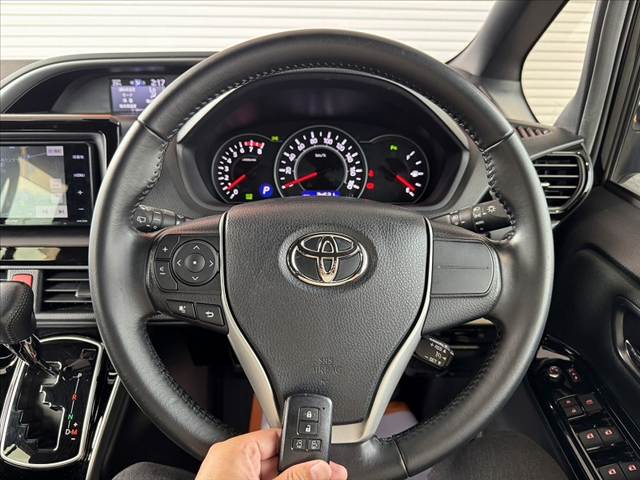 Toyota Voxy 7