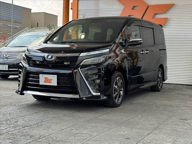 Toyota Voxy 8