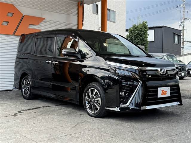 Toyota Voxy 10