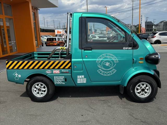 Daihatsu Midget II 11