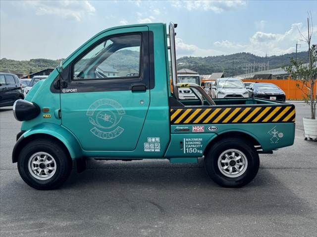 Daihatsu Midget II 12