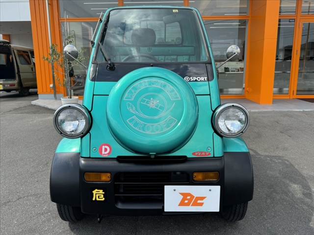 Daihatsu Midget II 9