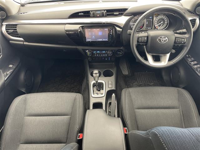 Toyota Hilux 2