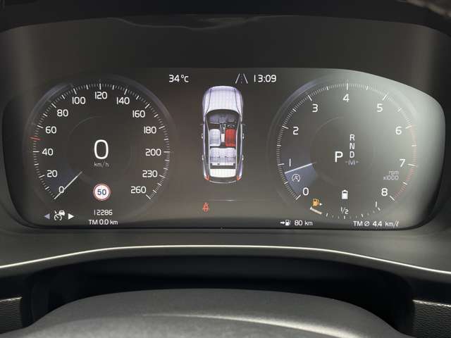Volvo XC40 11