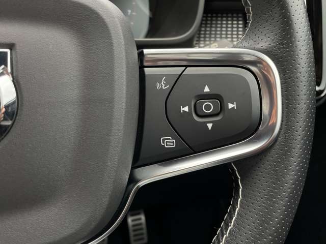 Volvo XC40 8