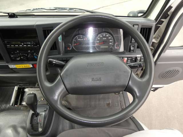 Isuzu Elf 13