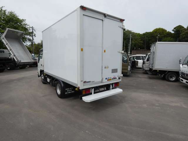 Isuzu Elf 6
