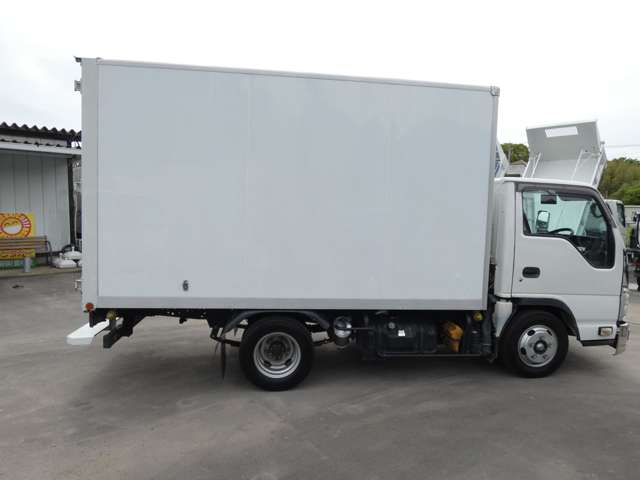Isuzu Elf 9