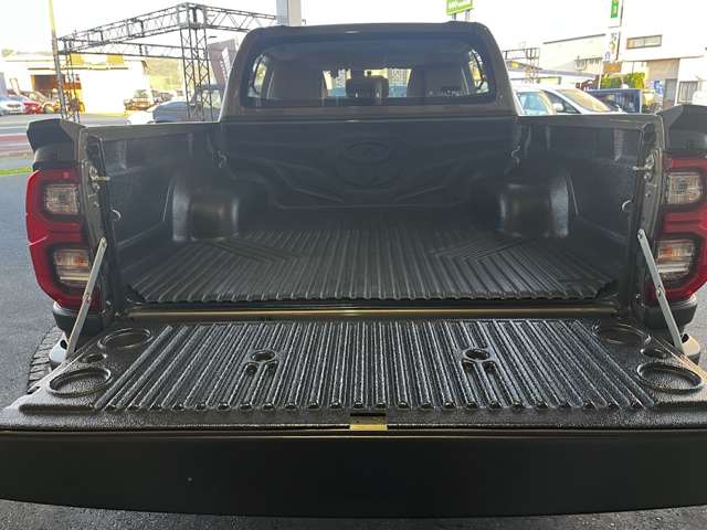 Toyota Hilux 12