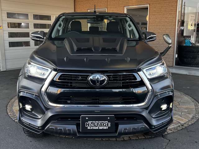 Toyota Hilux 2