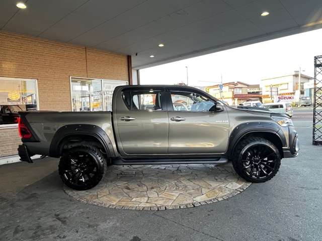 Toyota Hilux 4